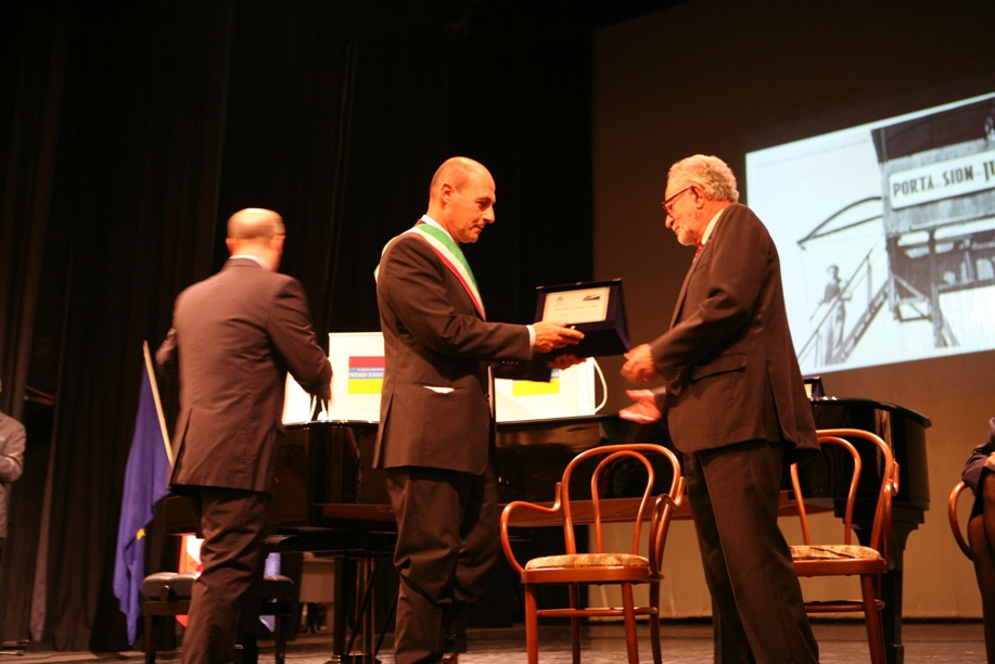 Amos Luzzatto premio exodus 2006 <br /><br />  &copy; Mauro Frascatore