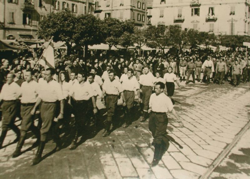 La spezia, 25 Aprile 1946 Piazza Cavour <br /><br />  &copy; Archivi Multimediali Sergio Fregoso