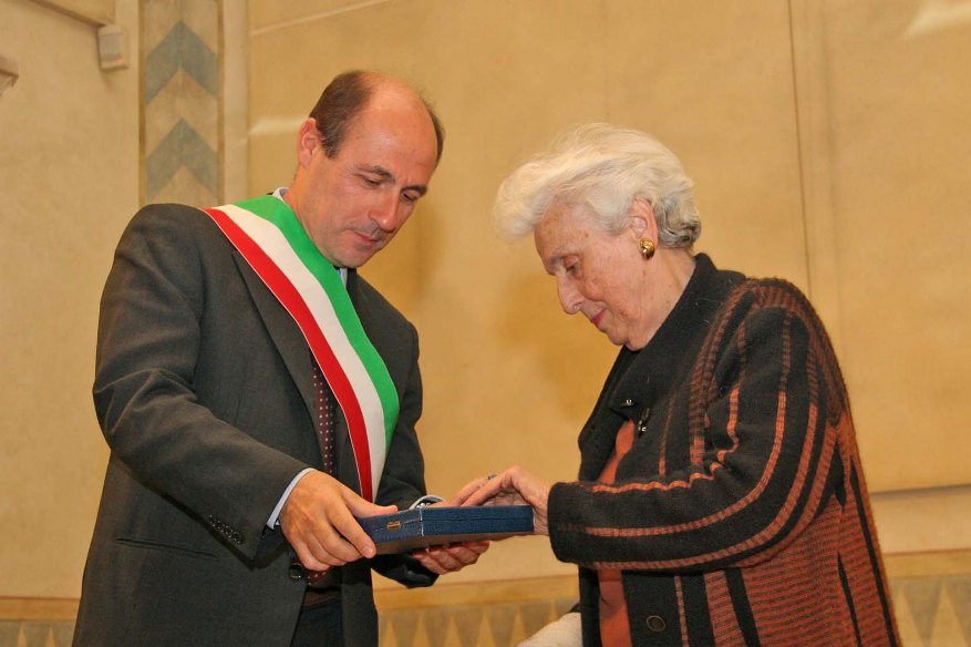 Tullia Zevi premio exodus 2005 <br /><br />  &copy; Mauro Frascatore